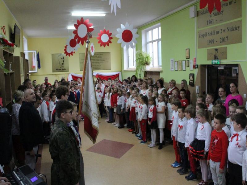 100 rocznica odzyskania niepodlegoci-068 Wsplne odpiewanie hymnu.jpg