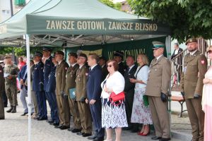 Wojskowi z władzami miasta