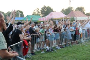Publiczność podczas koncertu zespołu Discoboys