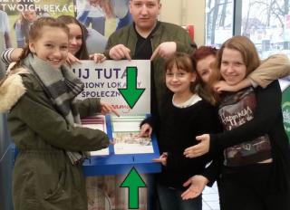 Głosujemy na naszych! W Tesco wrzucamy żetony do zielonej urny!