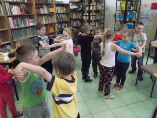 Przedszkolaki z Napiwody odwiedziły bibliotekę szkolną