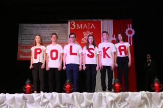 Uczniowie nidzickiej Trójki upamiętnili 227. rocznicę uchwalenia Konstytucji  3 Maja.